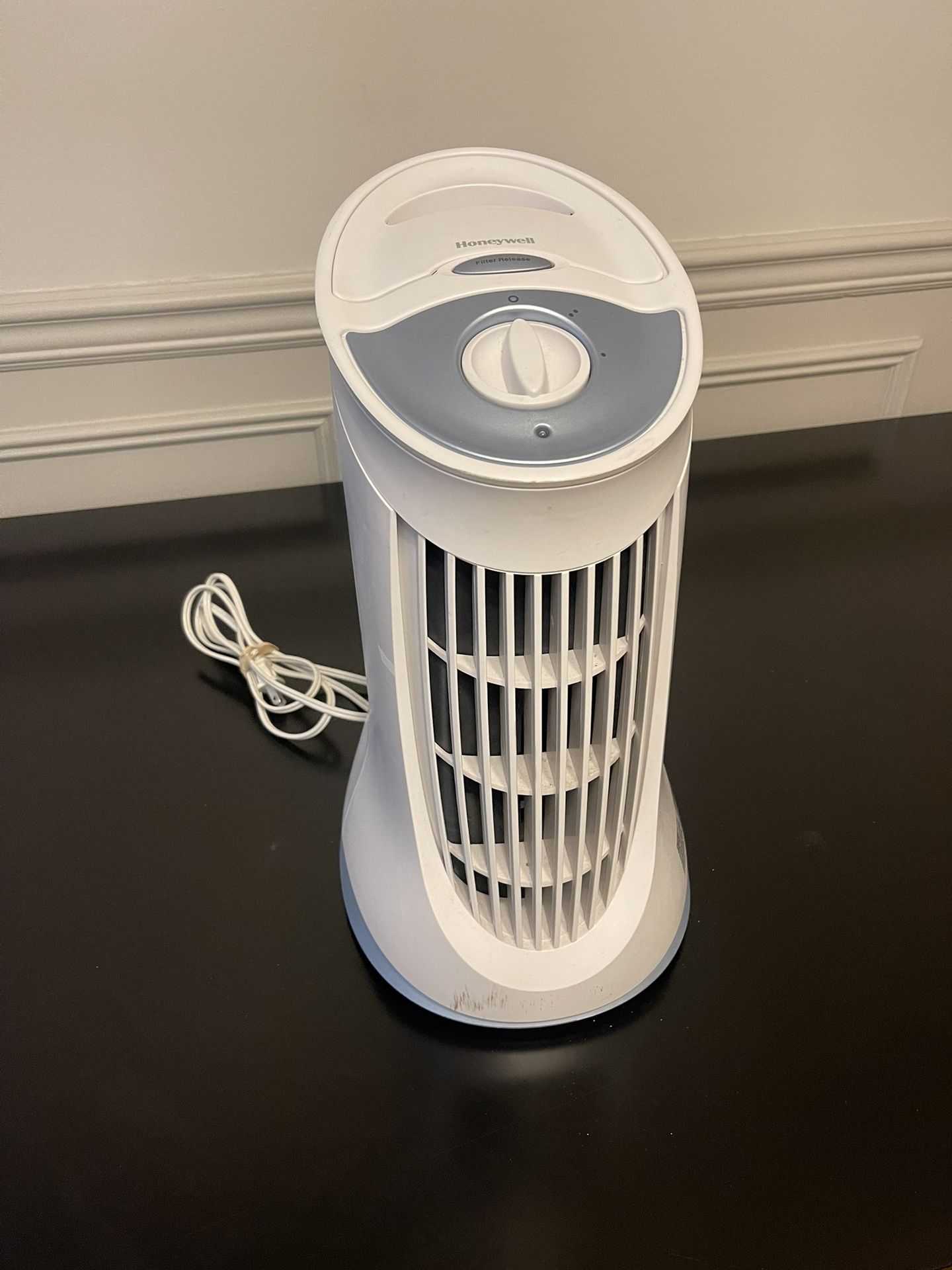 Honeywell QuietClean Compact Mini Tower Air Purifier White HFD010 Washable Permanent Filter