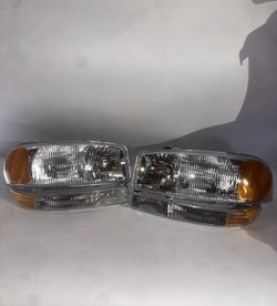 99-06 GMC Sierra/GMC Yukon 1500/2500 Factory Style Headlights
