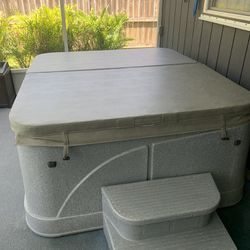 4 Person  Hot Tub (needs Pump Replaced)