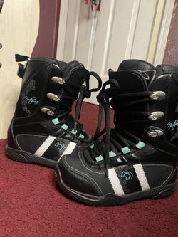 Lady’s Snowboard Boots 