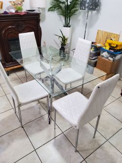 Dining Set, Juego de comedor.