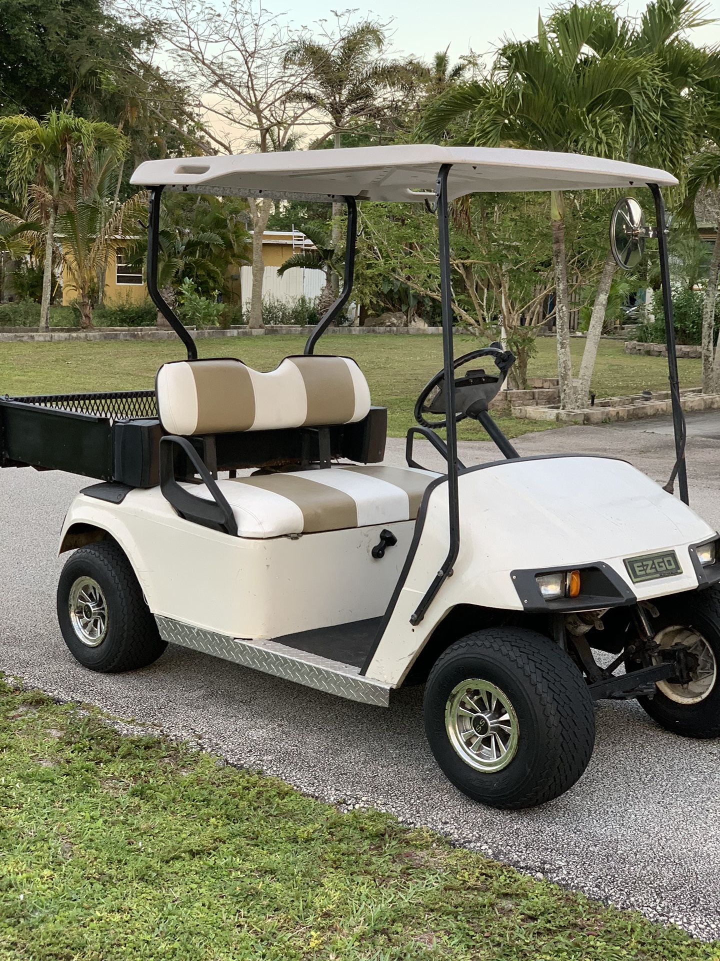 Golf cart