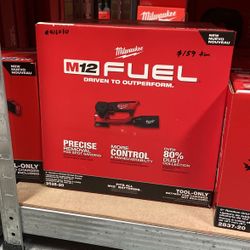 Milwaukee M12 Fuel 3” Random Orbital Detail Sander