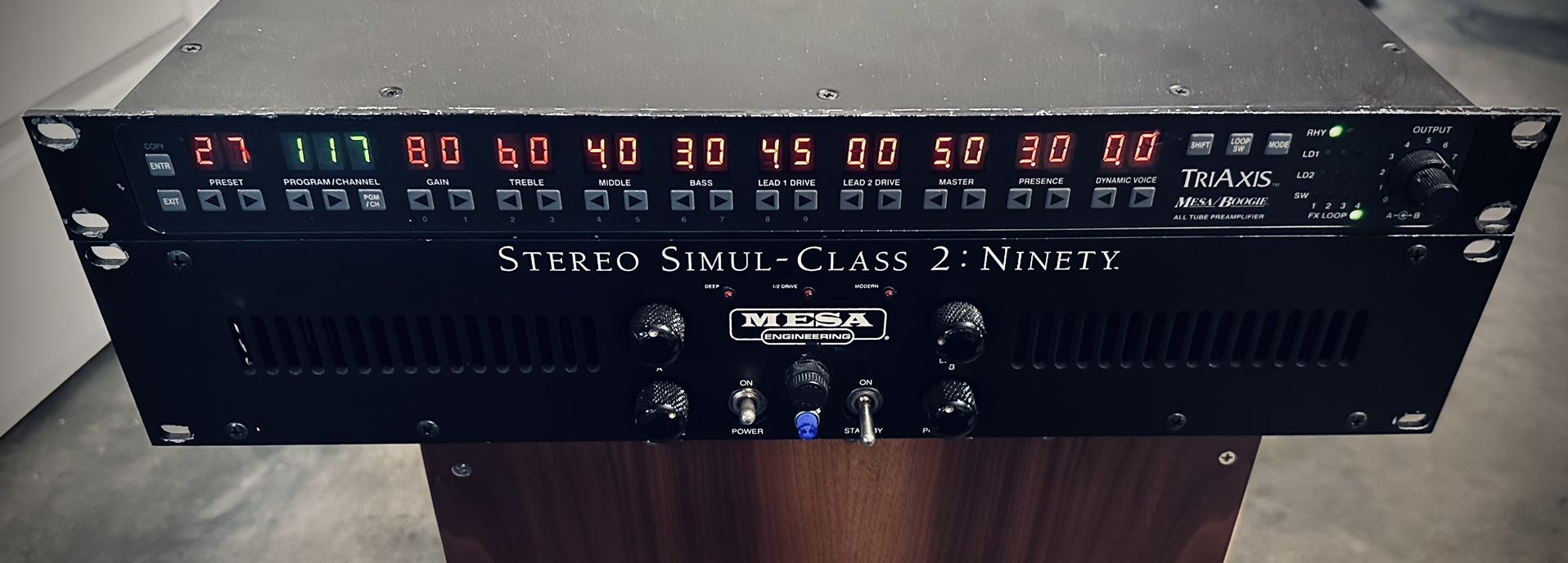 Mesa Boogie TriAxis Programmable Tube Preamplifier Guitar Rack Unit