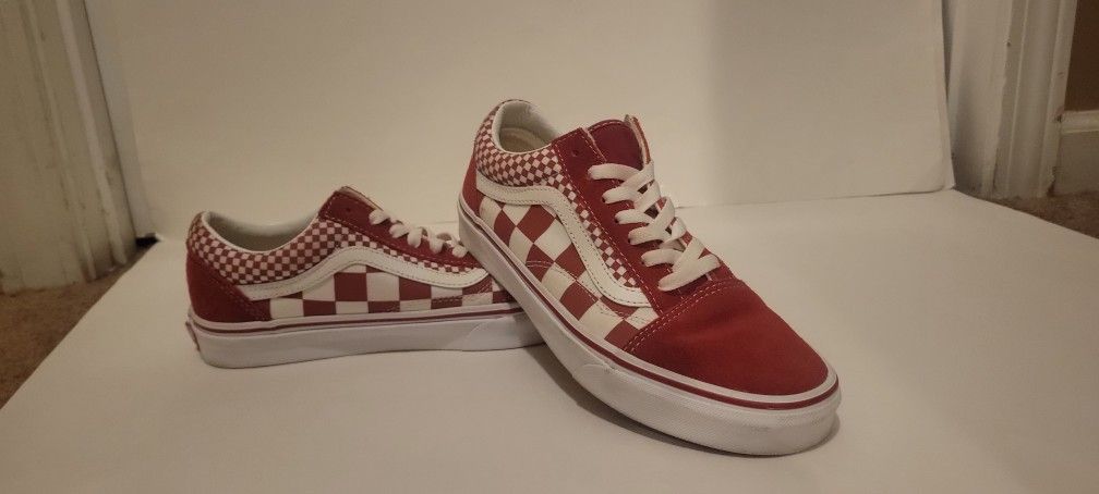 VANS Old Skool Chili Pepper Men 6.0/ Women 7.5. Red/White Sneakers