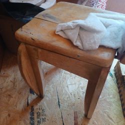 DESIGNERS CHAIR NEEDS RE- CON VERY valuable 