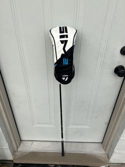 Taylormade Sim 2 max 10.5 degree Right Handed Fujikura Ventus Blue 5-Regular Flex Driver