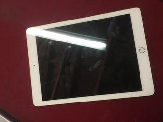 iPad 6Th Generation ( 200$ )
