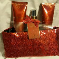 Baylis And Harding Bath Gift Set Midnight fig and pomegranate fragrance. Condition is New