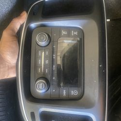 2015 Chrysler 200 Radio
