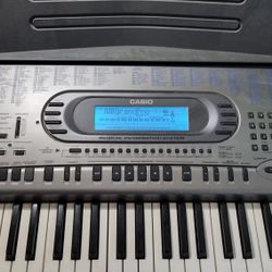 Casio WK-1800 76 Key Portable Arranger Keyboard