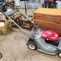 Honda HARMONY REARWHEEL DRIVE WITH BLADE CLUTCH Lawnmower 