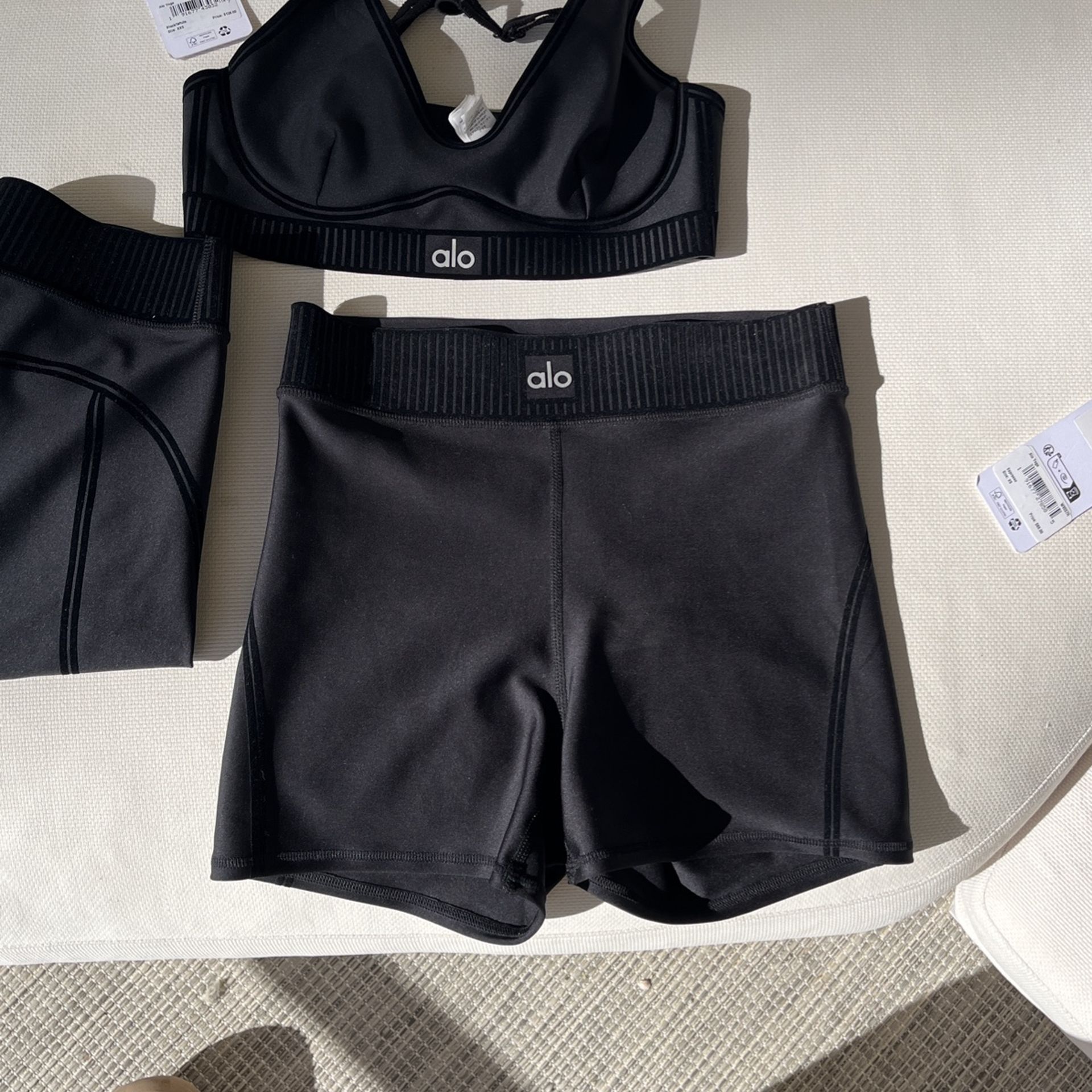 ALO AIRLIFT SUIT UP LEGGINGS + BRA TOP BNWT