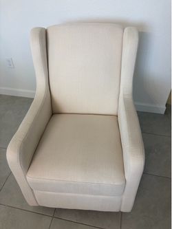 Nursery rocking chair- Carter’s by Davinci