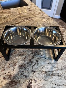 Small Pet Bowl With Stand