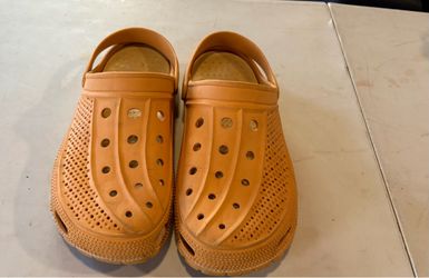 Crocs high orange
