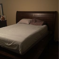 Bed Frame (Drawers All Around Each Side) 10/10 Condition 