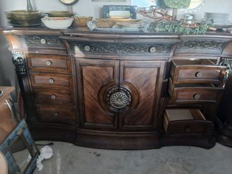 Cherry wood Homelegance 14 drawer dresser
