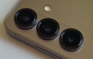 Samsung Galaxy S25  – Silver Shadow