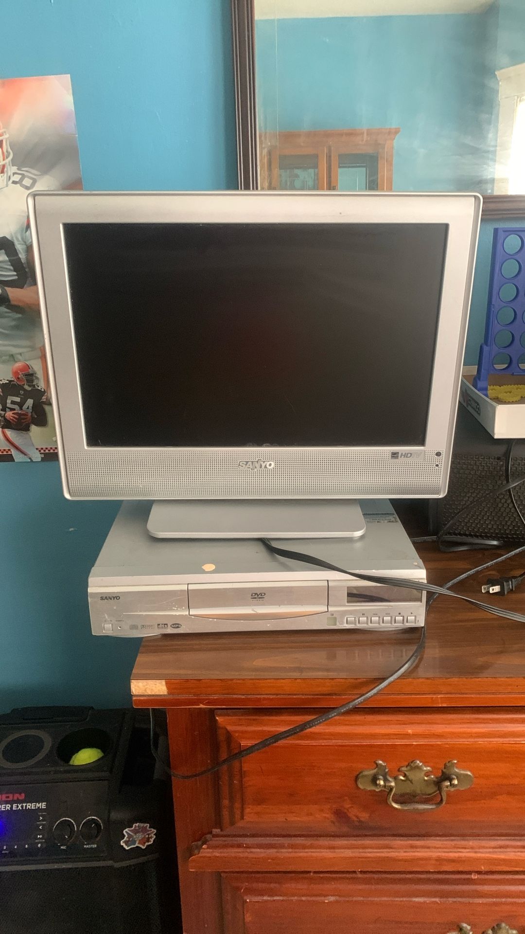 Sanyo Tv With DVD Player