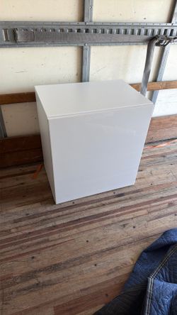 Small white cabinet 2’x2.5’