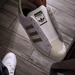 Sz 10 Adidas 