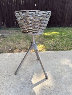 Wicker Plant Stand