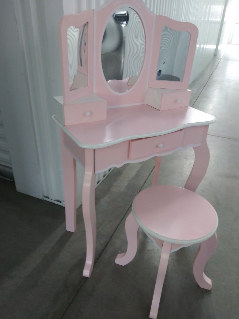 Vanity Desk & Stool for very small girl.