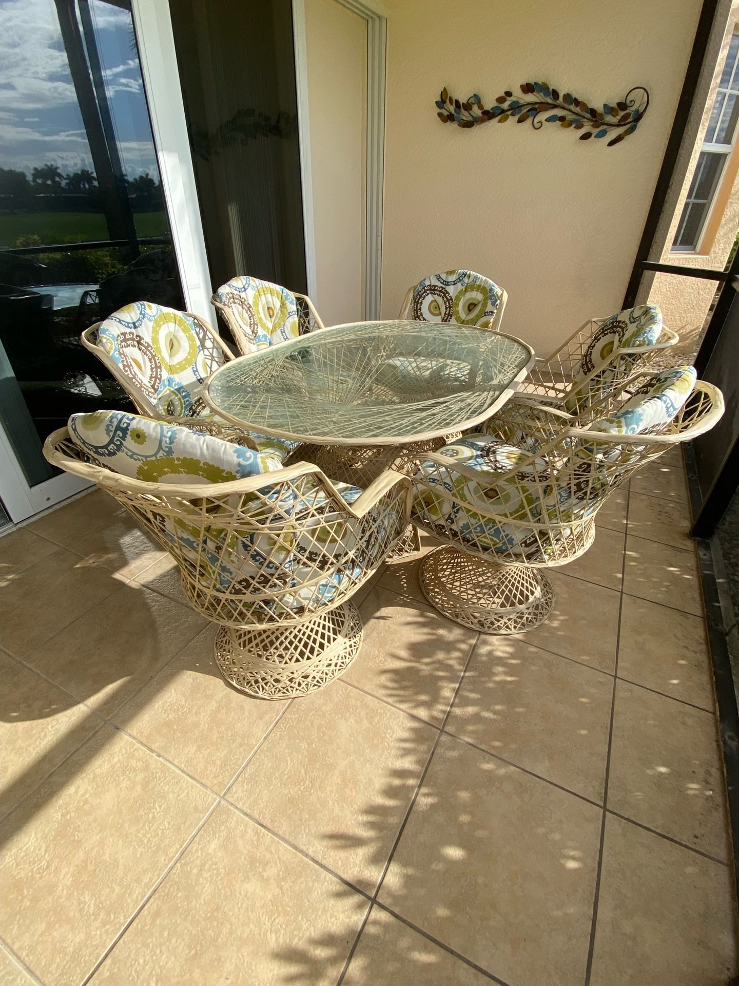Rattan Patio Set With 6 Rotating Chairs With Cushions