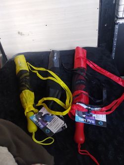 Double Canopy Jumbo Umbrellas. Yellow,Black,Red