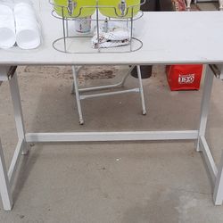 White Table/desk