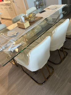 Brand New Dinning Table With Chairs