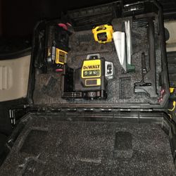 DEWALT 360 GREEN LASER KIT AUTHENTIC!!!! REAL DEWALT $250 FIRM