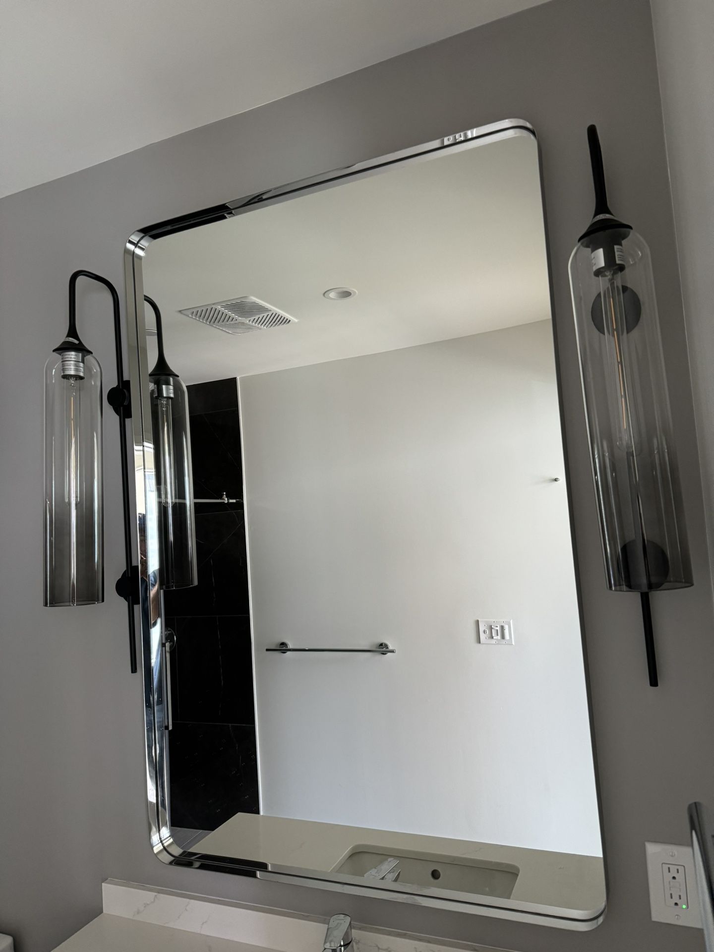 High End Mirror