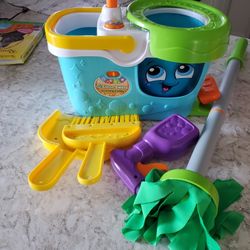 Leap Frog Clean & Sweep Like New. Talks
