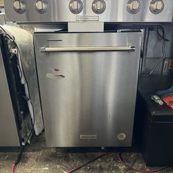KITCHEN AID DISHWASHER 