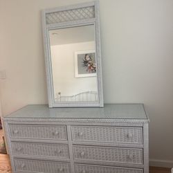  Lexington Coastal White Henry Link Wicker bedroom set