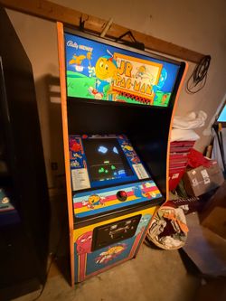 Jr. Pacman Arcade Game