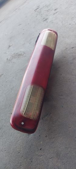 03 Gmc 1500 Third Break light