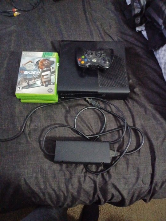 Xbox 360 With 5 Games