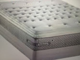 Asking 200 for the king $800 mattress and box springs set