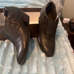 For Sale Women’s DK brown Low Cut Boots