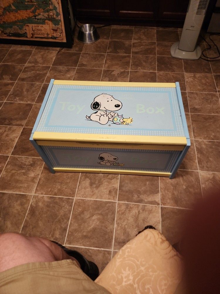 SNOOPY TOY BOX