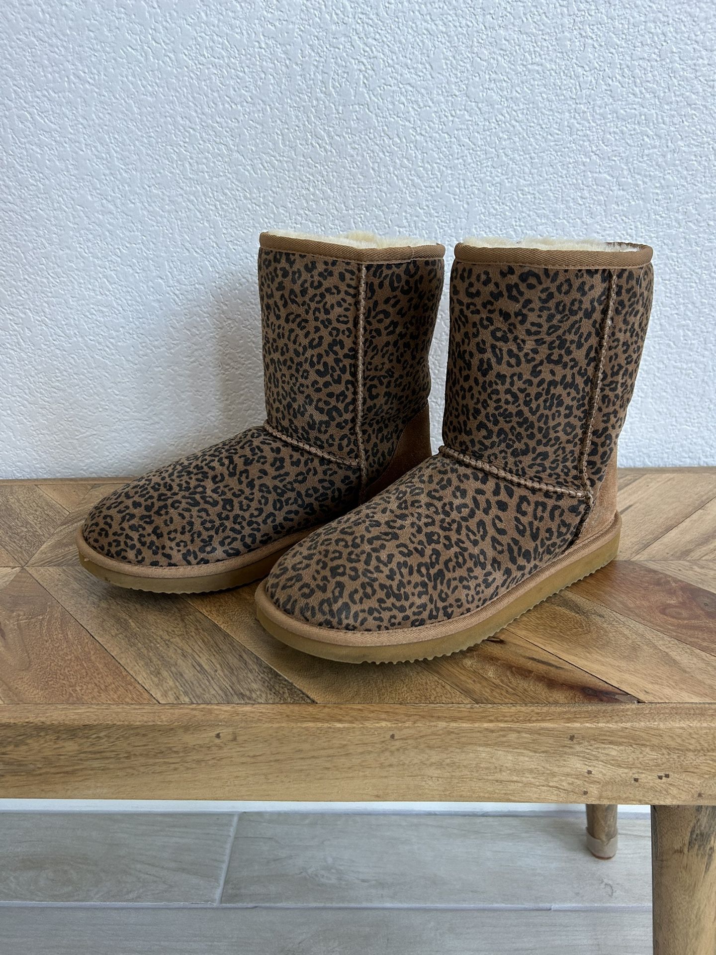 Cozie Steps Australian Sheepskin Classic Short Boot Women's Size 9 See My Listings Summerlin West Las Vegas. Water repellent sheepskin upper and genui