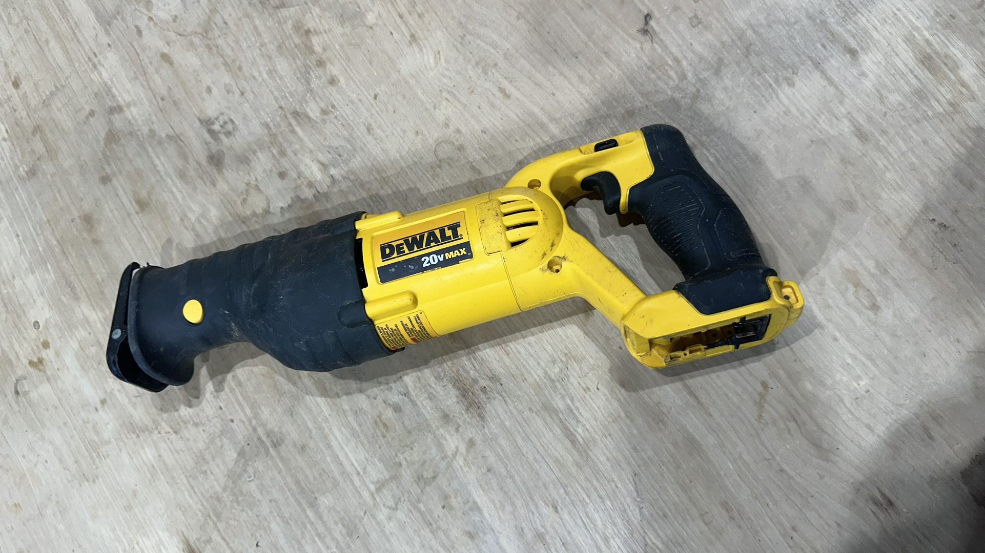 DEWALT 20V MAX Cordless Reciprocating Saw (Tool Only)