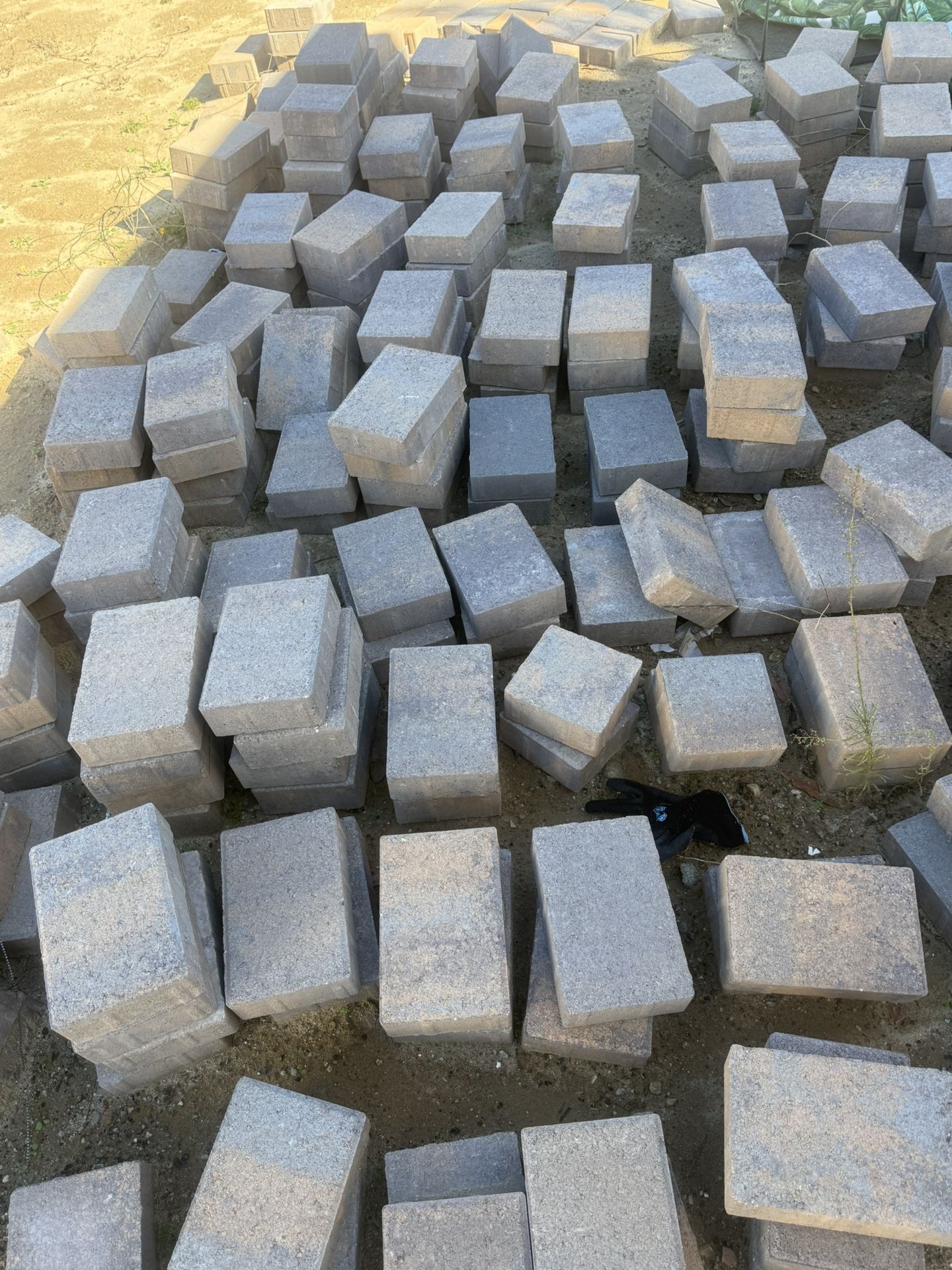 Beautiful Colorful Pavers 1 Pallet Approximately 280 Pieces