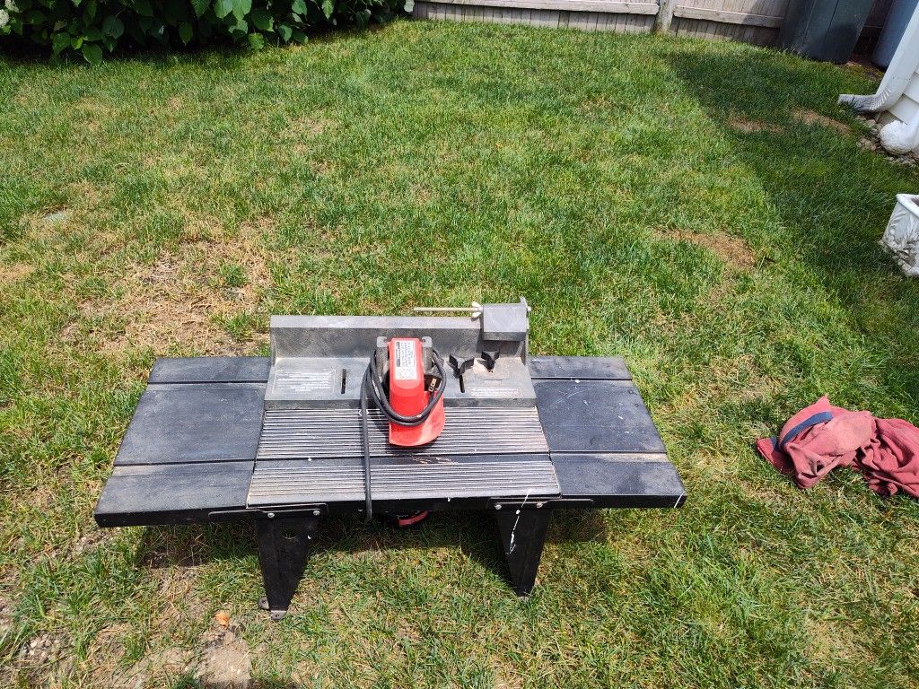 Craftsman Router Table & Router