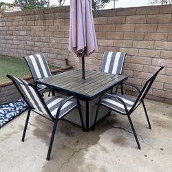 Patio Set With Umbrella 