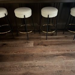 4 Counter Height Stools 