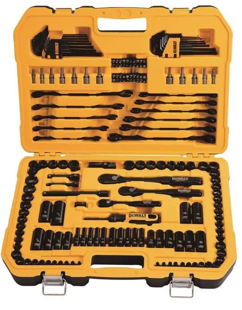 184 Piece Dewalt Black Chrome ToolSet - Brand New - Original Packing